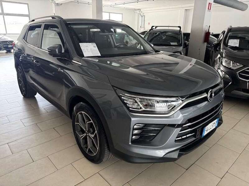 Grigio Usata 2020 Ssangyong Korando SUV | 13.900 € (Super prezzo) - Immagine 1/4