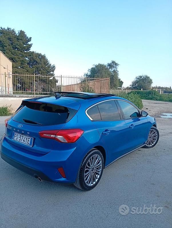 Usata Ford Focus 120 CV (88 kW) 2019 Blu Utilitaria
