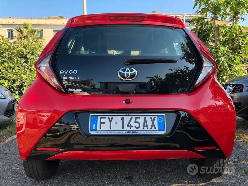 Usata Toyota Aygo Cool 72 CV (52 kW) 2019 Rosso Utilitaria
