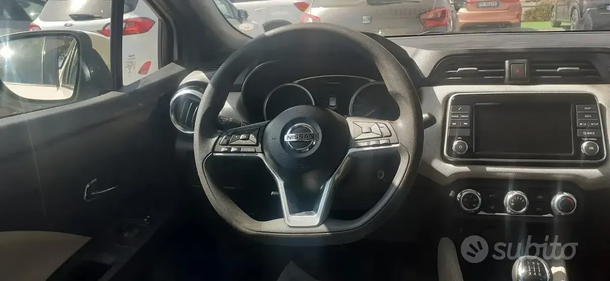 Usata Nissan Micra 71 CV (52 kW) 2018 Beige Utilitaria
