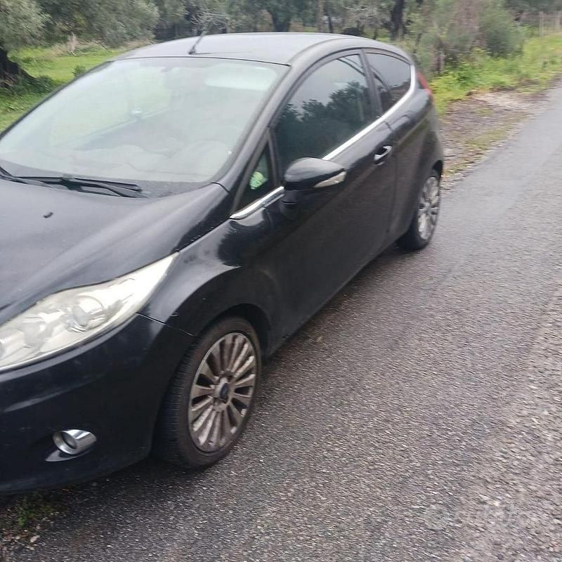 Occasion Ford Fiesta 97 ch (71 kW) 2009 Noir Citadine