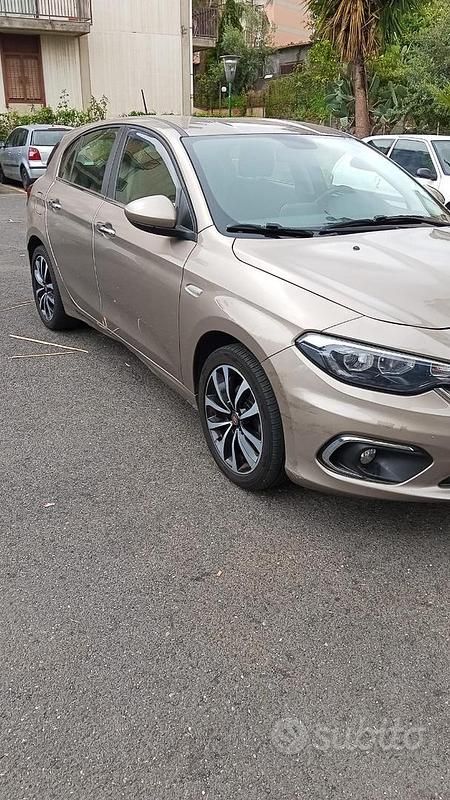 Usata Fiat Tipo 120 CV (88 kW) 2019 Marrone Utilitaria