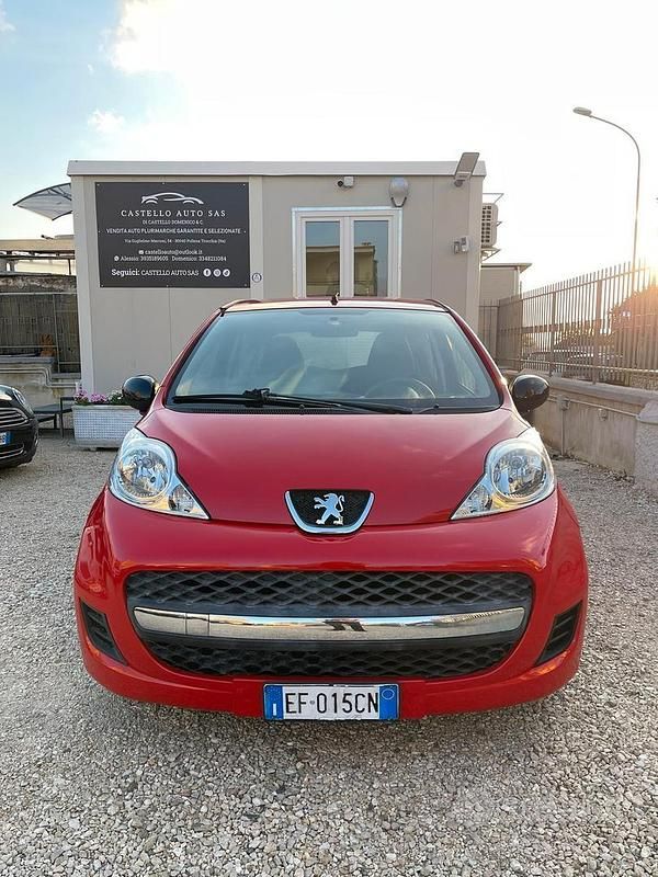 Usata Peugeot 107 Access 68 CV (50 kW) 2010 Rosso Utilitaria