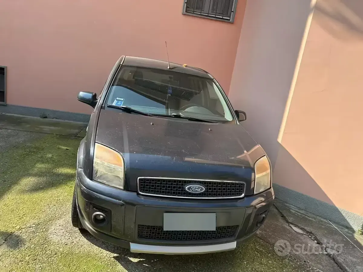 Usata Ford Fusion 68 CV (50 kW) 2009 Nero Utilitaria