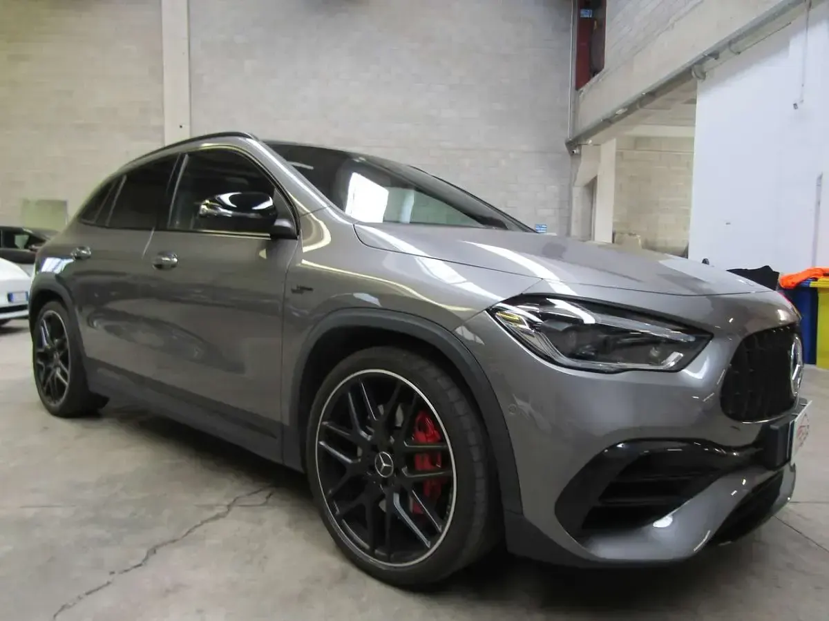 Usata Mercedes GLA45 AMG AMG 421 CV (309 kW) 2023 Grigio scuro metallizzato SUV