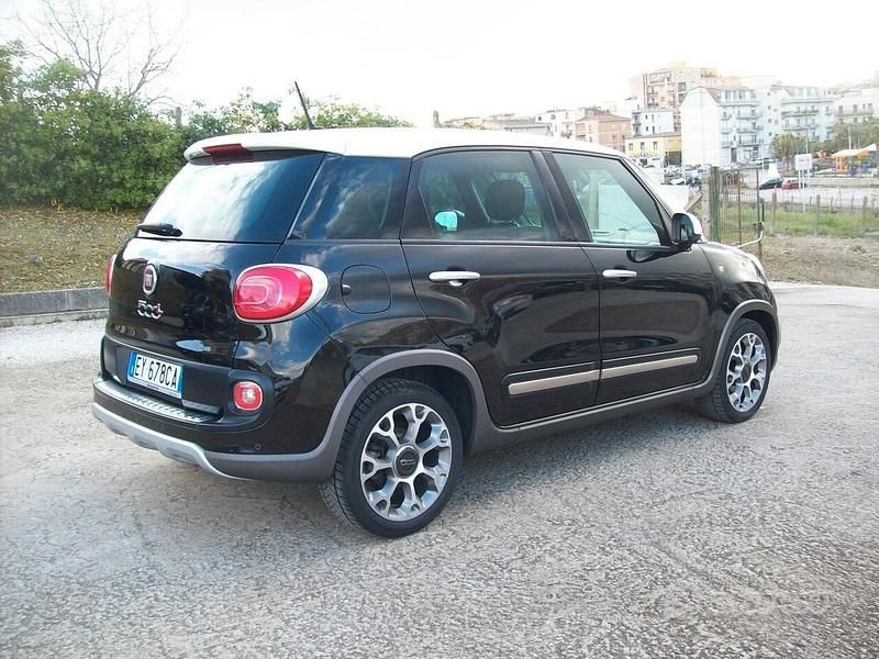 Usata Fiat 500L Trekking 104 CV (76 kW) 2015 Nero Monovolume