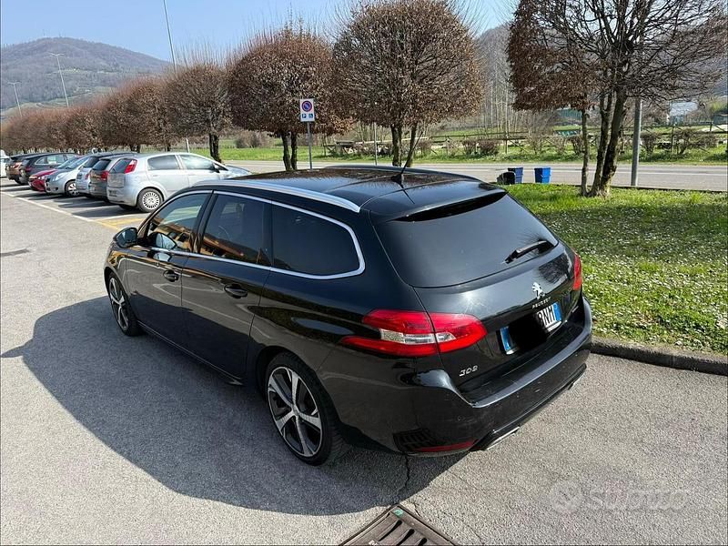 Usata Peugeot 308 GT-line 130 CV (95 kW) 2019 Nero Station wagon