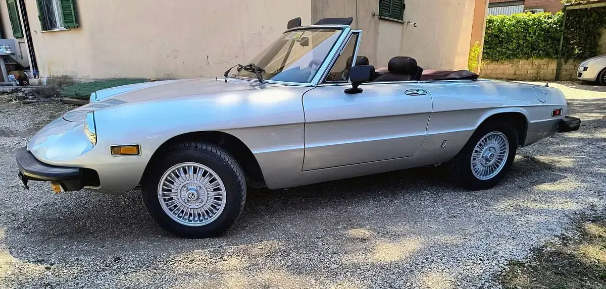 Usata Alfa Romeo Spider Veloce 128 CV (94 kW) 1979 Argento Cabrio