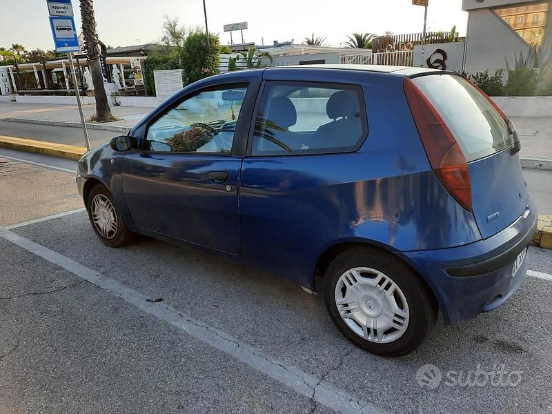 Usata Fiat Punto 60 CV (44 kW) 2002 Blu Coupé