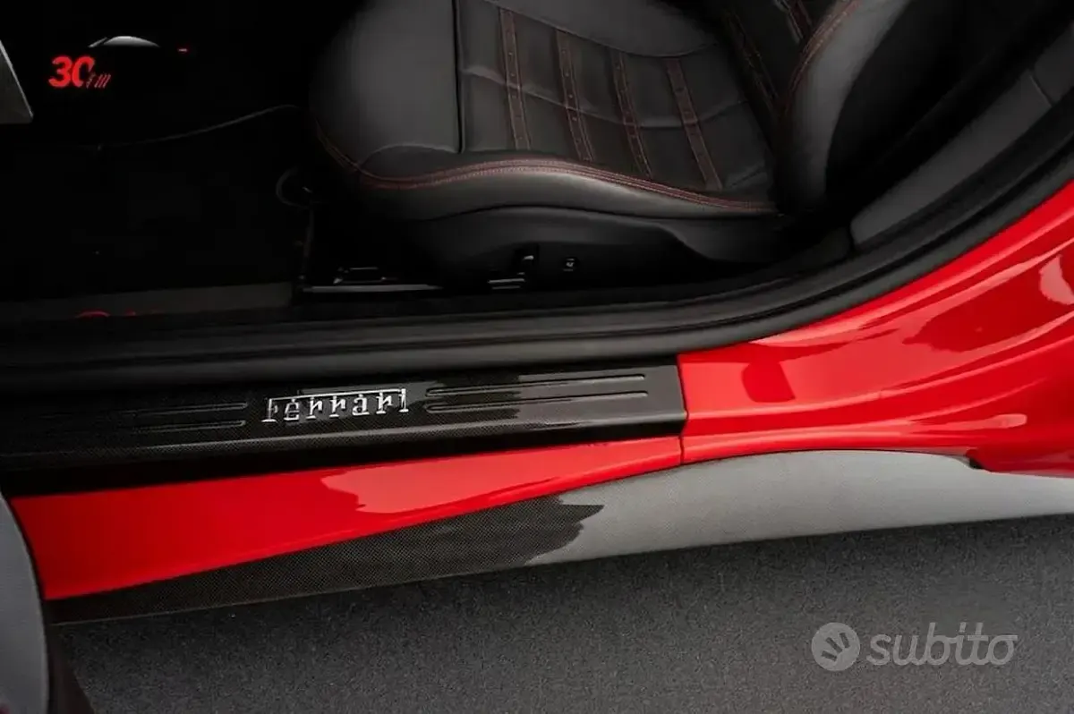 Usata Ferrari Portofino 600 CV (441 kW) 2019 Rosso Cabrio