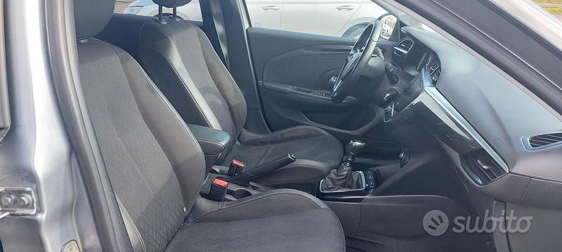 Usata Opel Corsa Elegance 101 CV (74 kW) 2022 Utilitaria