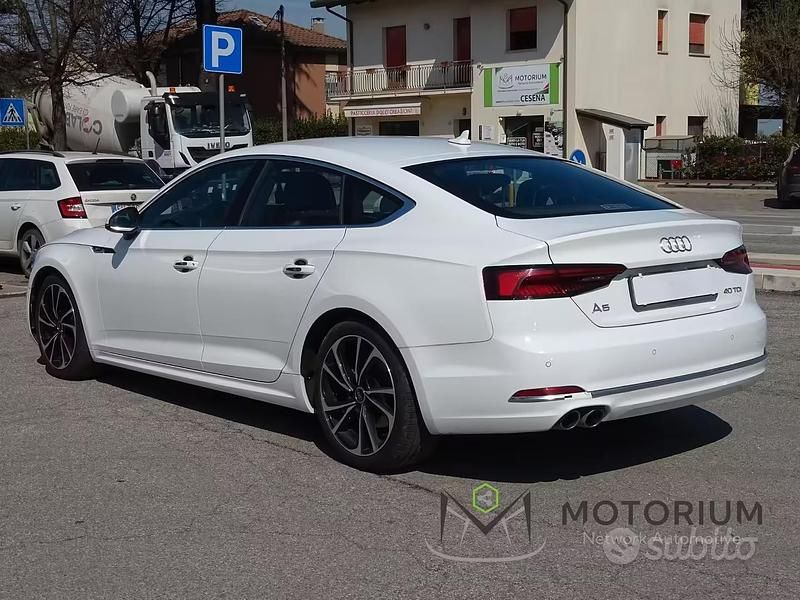 Käytetty Audi A5 Sportback Business 190 HP (139 kW) 2018 Valkoinen Viistoperä
