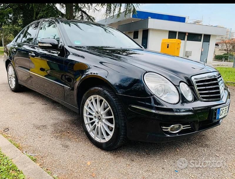Usata Mercedes E220 2021 Nero Berlina