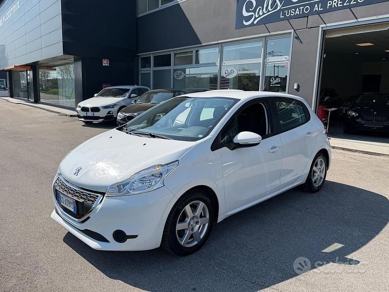 Usata Peugeot 208 95 CV (69 kW) 2012 Bianco Utilitaria