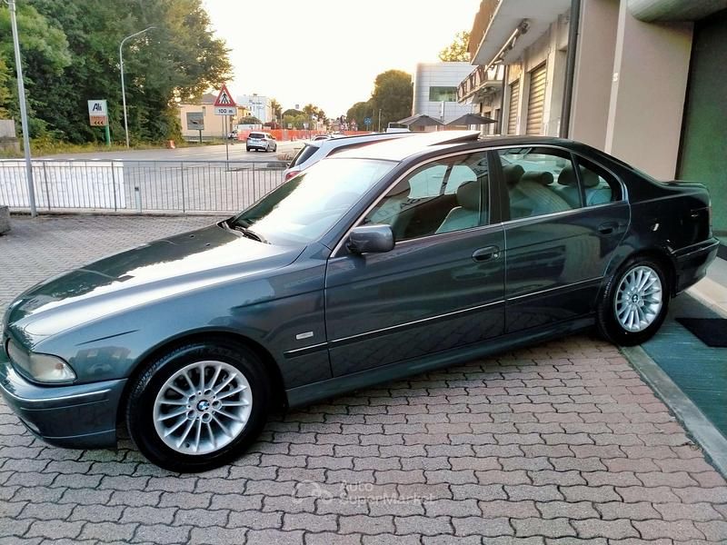 Usata BMW 528 Efficient Dynamics 193 CV (141 kW) 2000 Grigio Berlina
