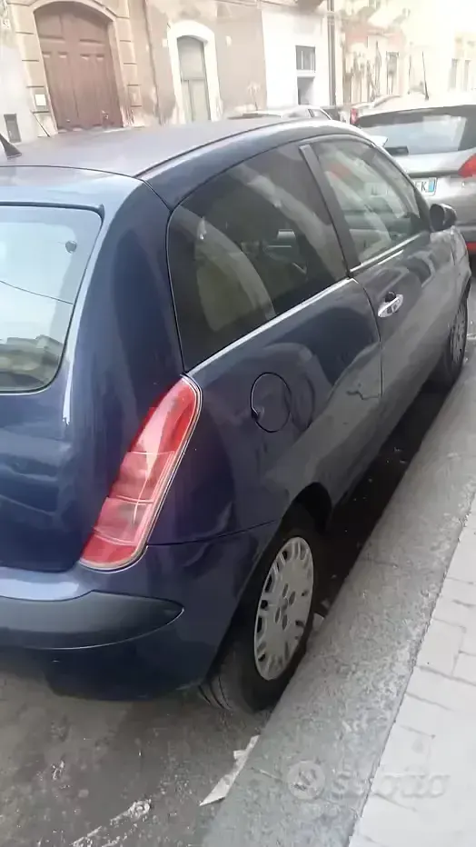 Usata Lancia Ypsilon 80 CV (58 kW) 2004 Blu Utilitaria