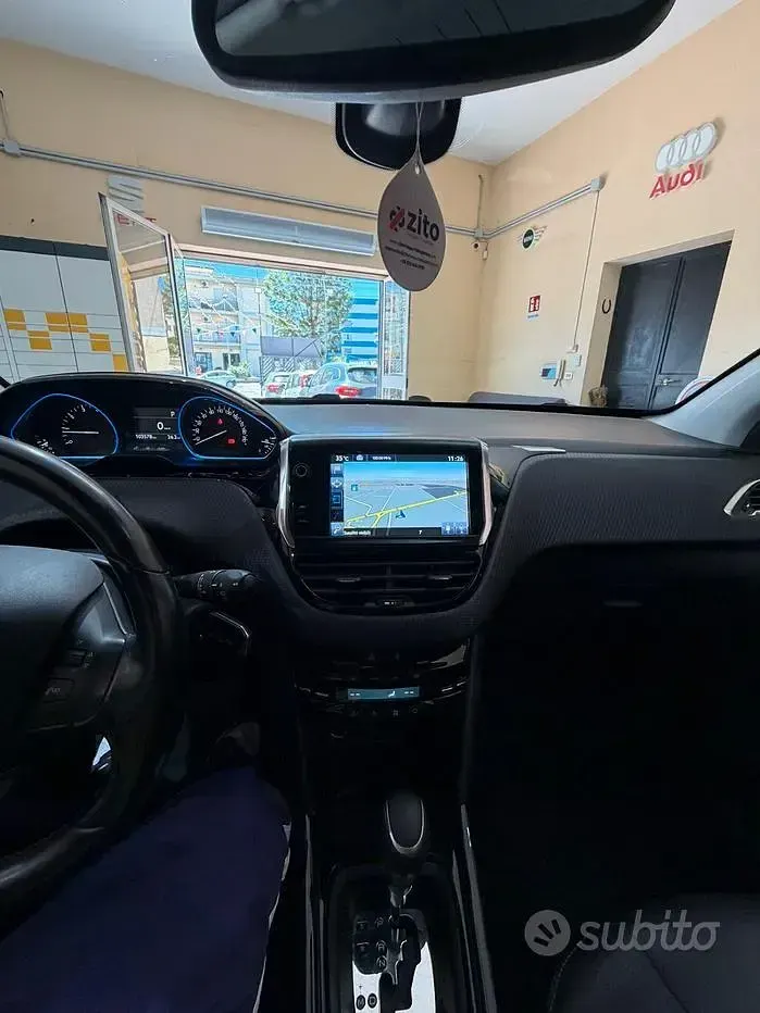 Usata Peugeot 2008 Allure 110 CV (80 kW) 2015 Nero SUV