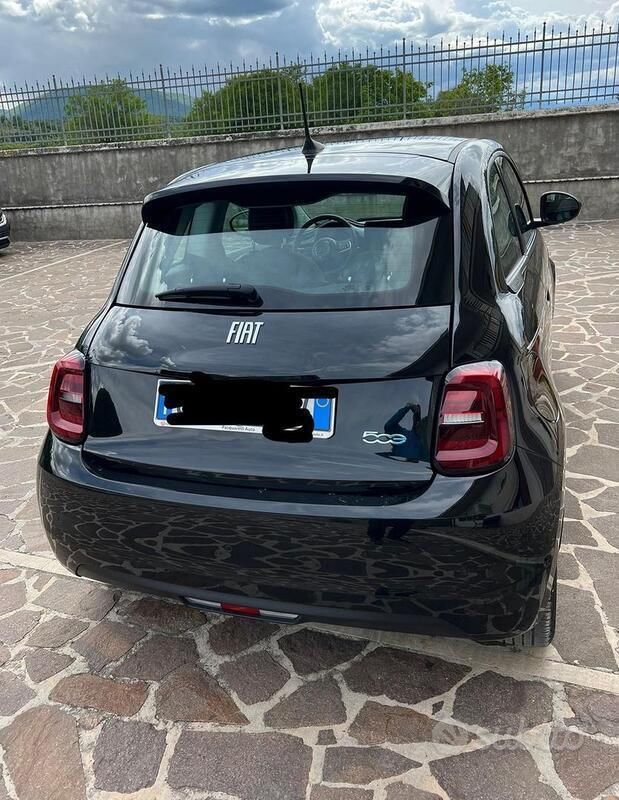 Usata Fiat 500e Icon 42 kW (58 CV) 2021 Nero Utilitaria
