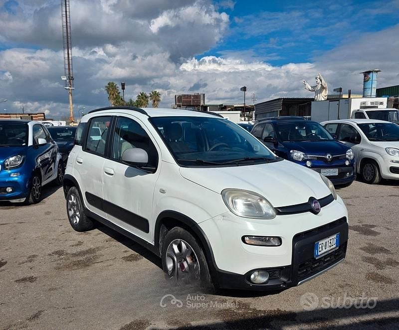 Usata Fiat Panda 4x4 S 75 CV (55 kW) 2013 Bianco Utilitaria