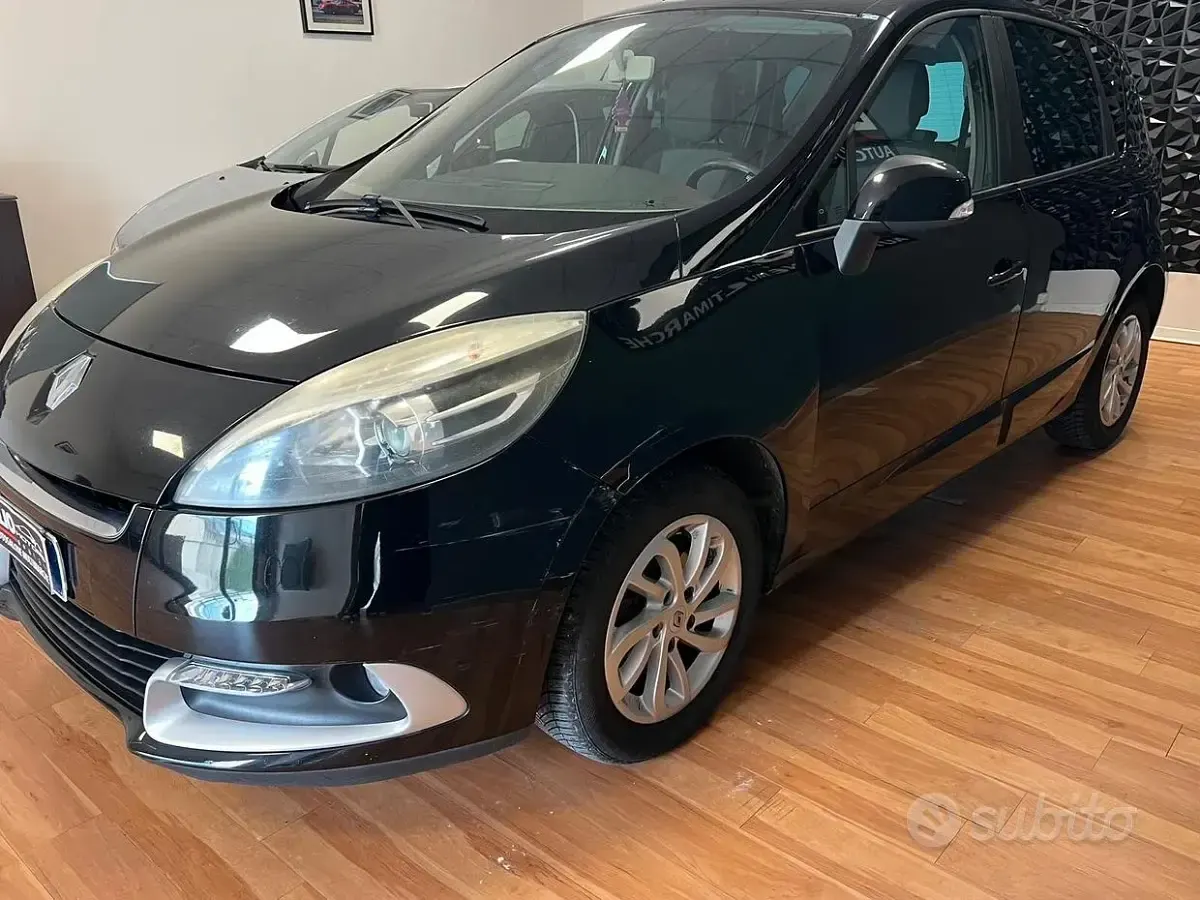 Usata Renault Scénic III XMOD 110 CV (80 kW) 2013 Nero Monovolume