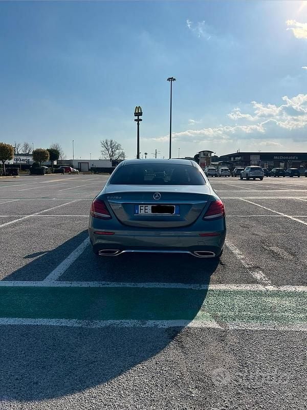 Usata Mercedes E220 Premium 194 CV (142 kW) 2016 Berlina