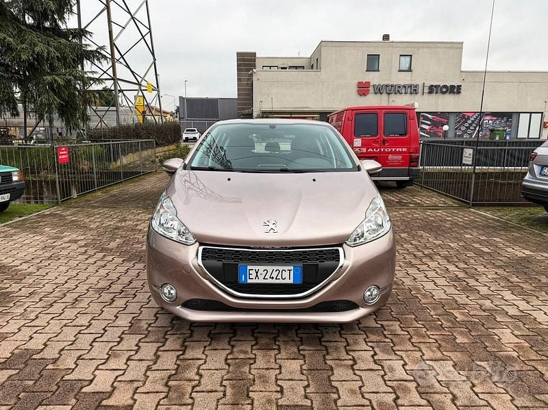 Usata Peugeot 208 S 68 CV (50 kW) 2014 Viola Utilitaria