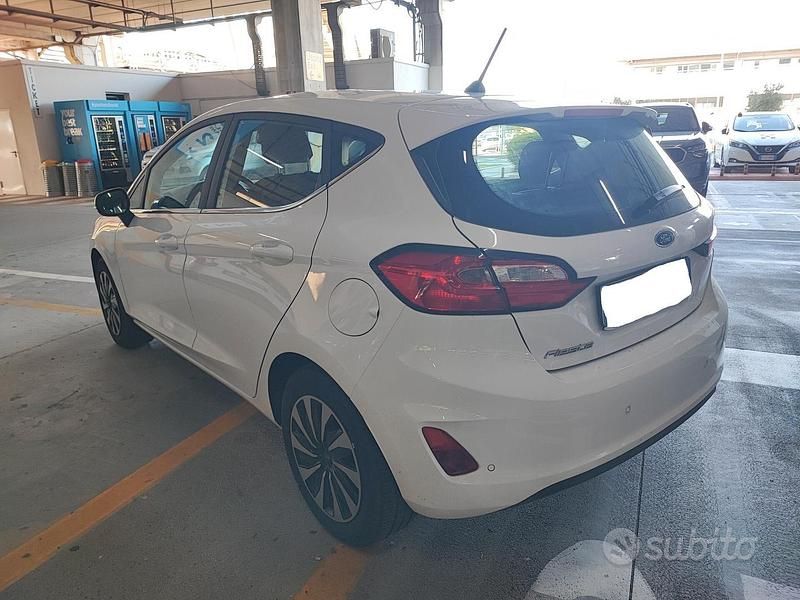 Usata Ford Fiesta 75 CV (55 kW) 2023 Bianco Utilitaria