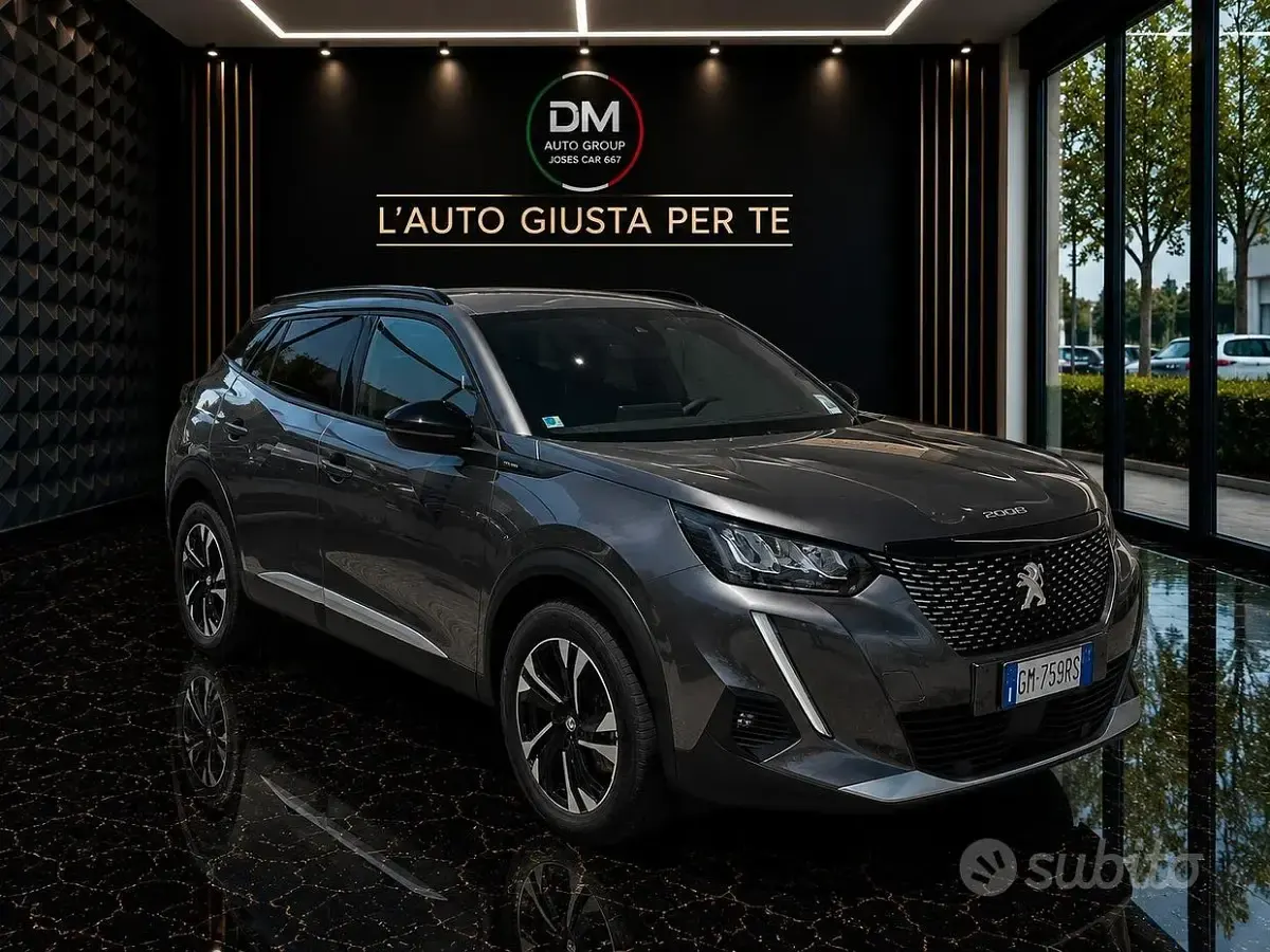 Usata Peugeot 2008 Allure 130 CV (95 kW) 2023 Grigio SUV