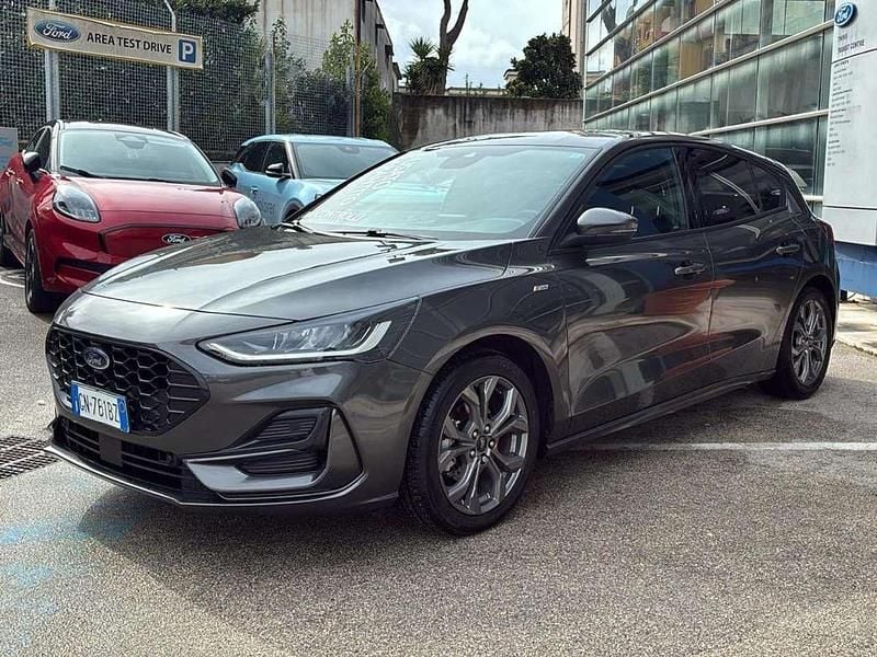 Usata Ford Focus ST-Line 125 CV (91 kW) 2023 Magnetic grey Berlina