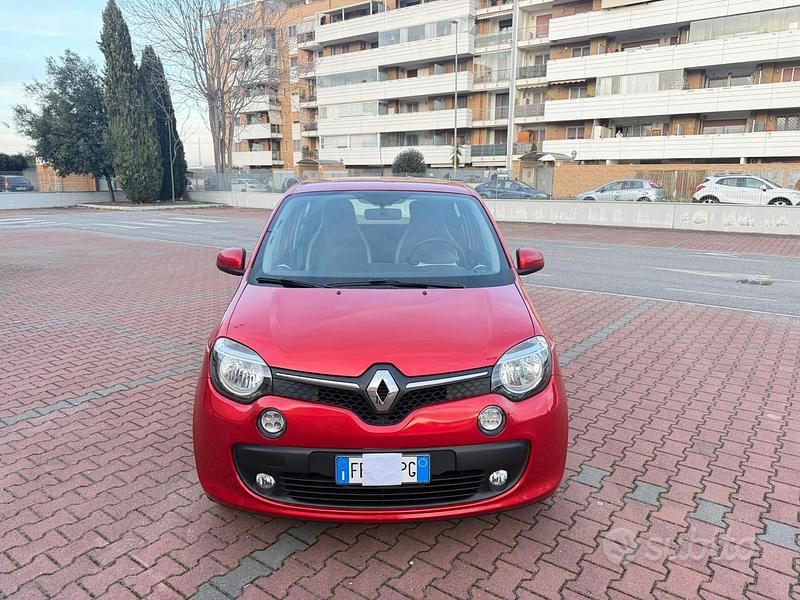 Usata Renault Twingo SE 69 CV (50 kW) 2018 Rosso Utilitaria