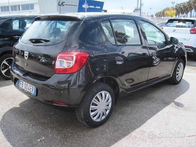 Usata Dacia Sandero Ambiance 90 CV (66 kW) 2015 Nero Utilitaria