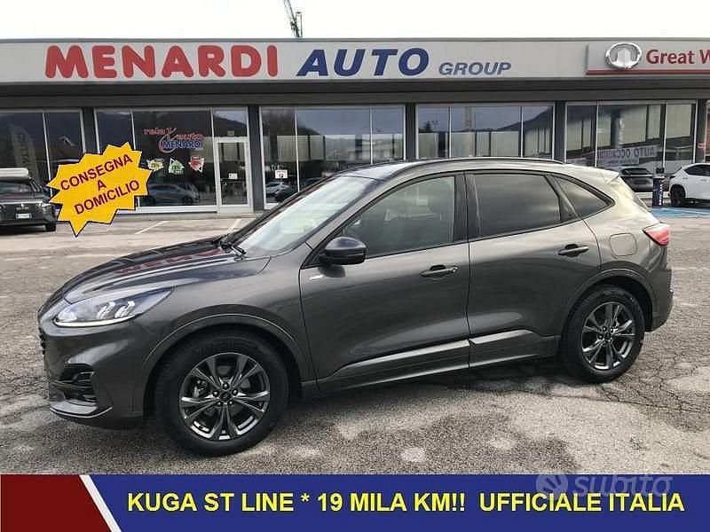 Usata Ford Kuga ST-Line 120 CV (88 kW) 2024 Grigio SUV