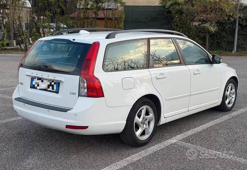 Usata Volvo V50 116 CV (85 kW) 2012 Bianco Station wagon