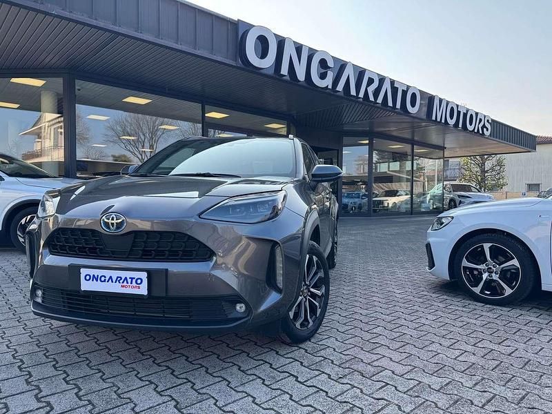 Usata Toyota Yaris Cross Trend 131 CV (96 kW) 2025 Argento SUV