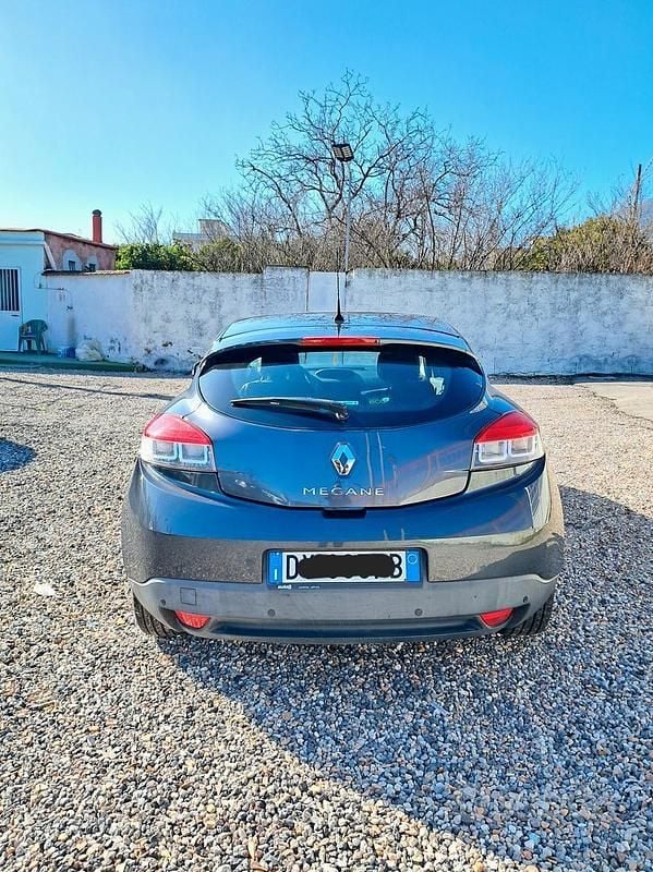Usata Renault Mégane Coupé Dynamique 110 CV (80 kW) 2009 Grigio Coupé