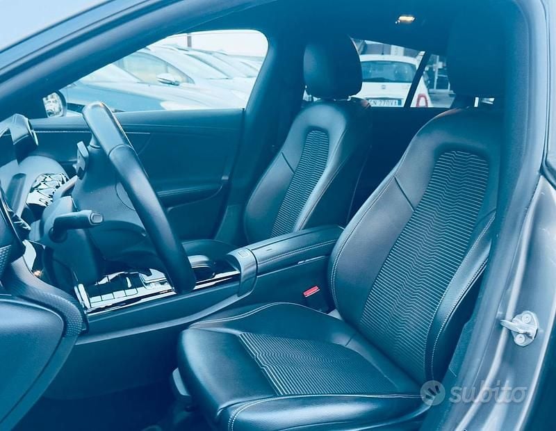 Usata Mercedes CLA200 Shooting Brake Business 150 CV (110 kW) 2021 Grigio Station wagon