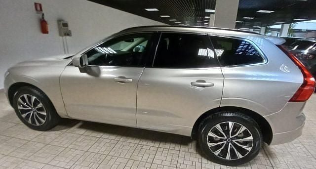 Usado Volvo XC60 Core 197 CV (144 kW) 2023 Gris SUV