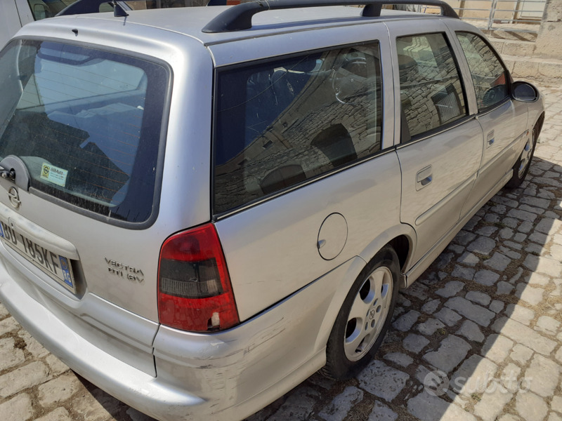Usato 2000 Opel Vectra 2.0 Diesel 101 CV (1.500 €)