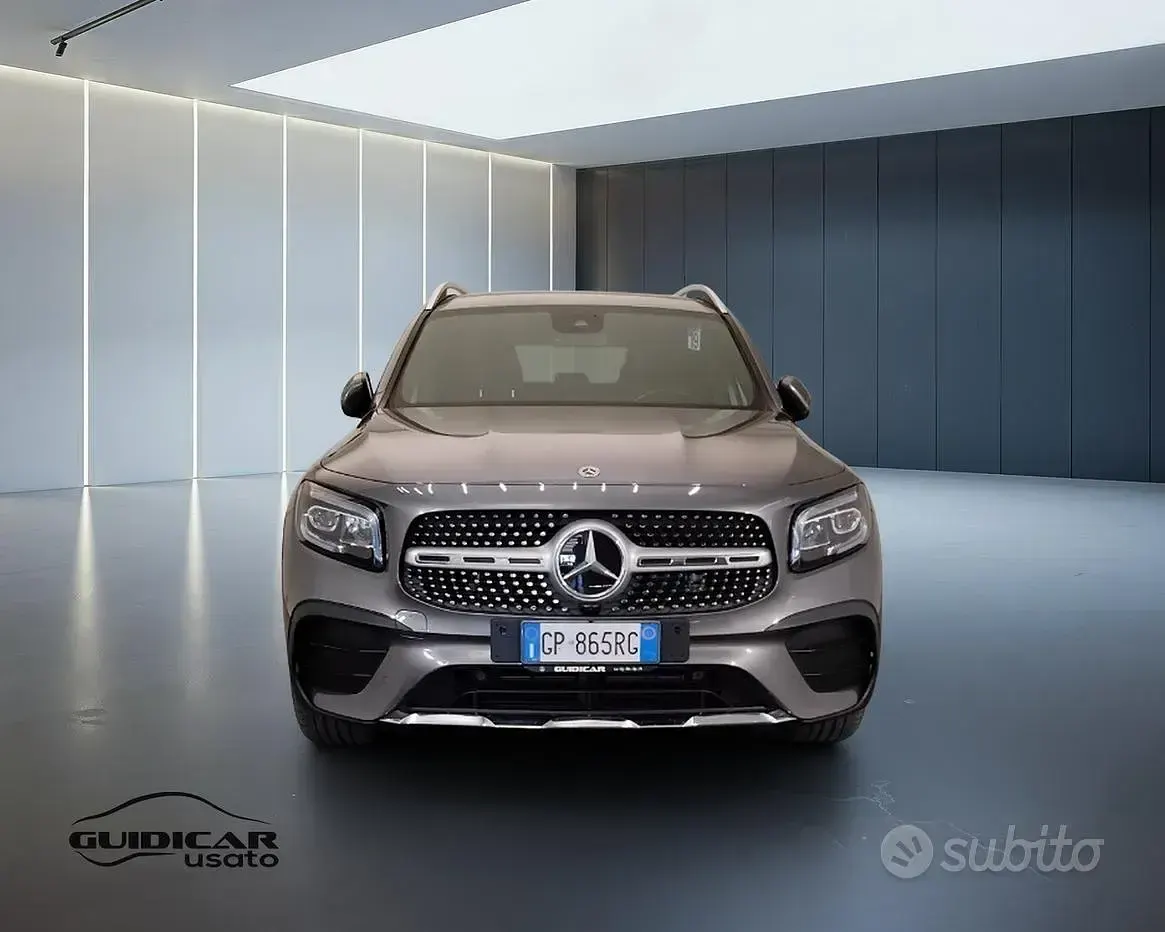 Usata Mercedes GLB200 Premium 150 CV (110 kW) 2023 Grigio SUV