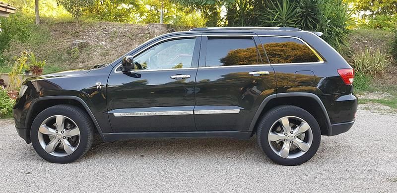 Usata Jeep Grand Cherokee 241 CV (177 kW) 2011 Nero SUV