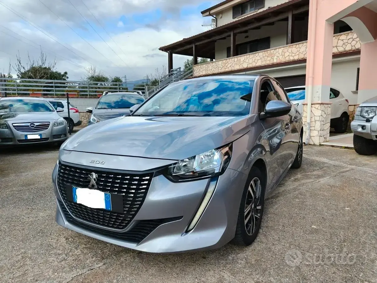 Usata Peugeot 208 Allure 101 CV (74 kW) 2020 Grigio Utilitaria