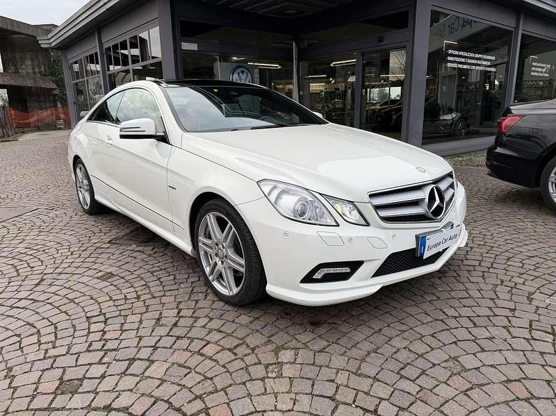 Usata Mercedes E250 Avantgarde 204 CV (150 kW) 2011 Bianco Coupé
