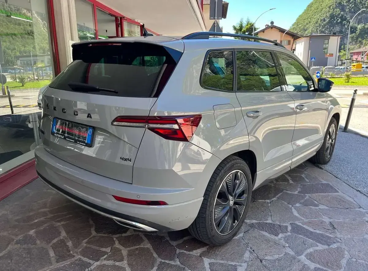 Usata Skoda Karoq Executive 150 CV (110 kW) 2024 Beige SUV
