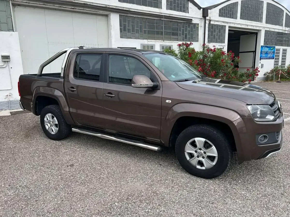Usata VW Amarok Highline 179 CV (131 kW) 2013 Marrone Pick-up