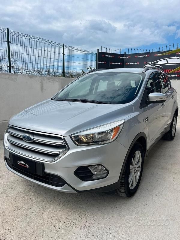 Usata Ford Kuga S 120 CV (88 kW) 2017 Grigio SUV