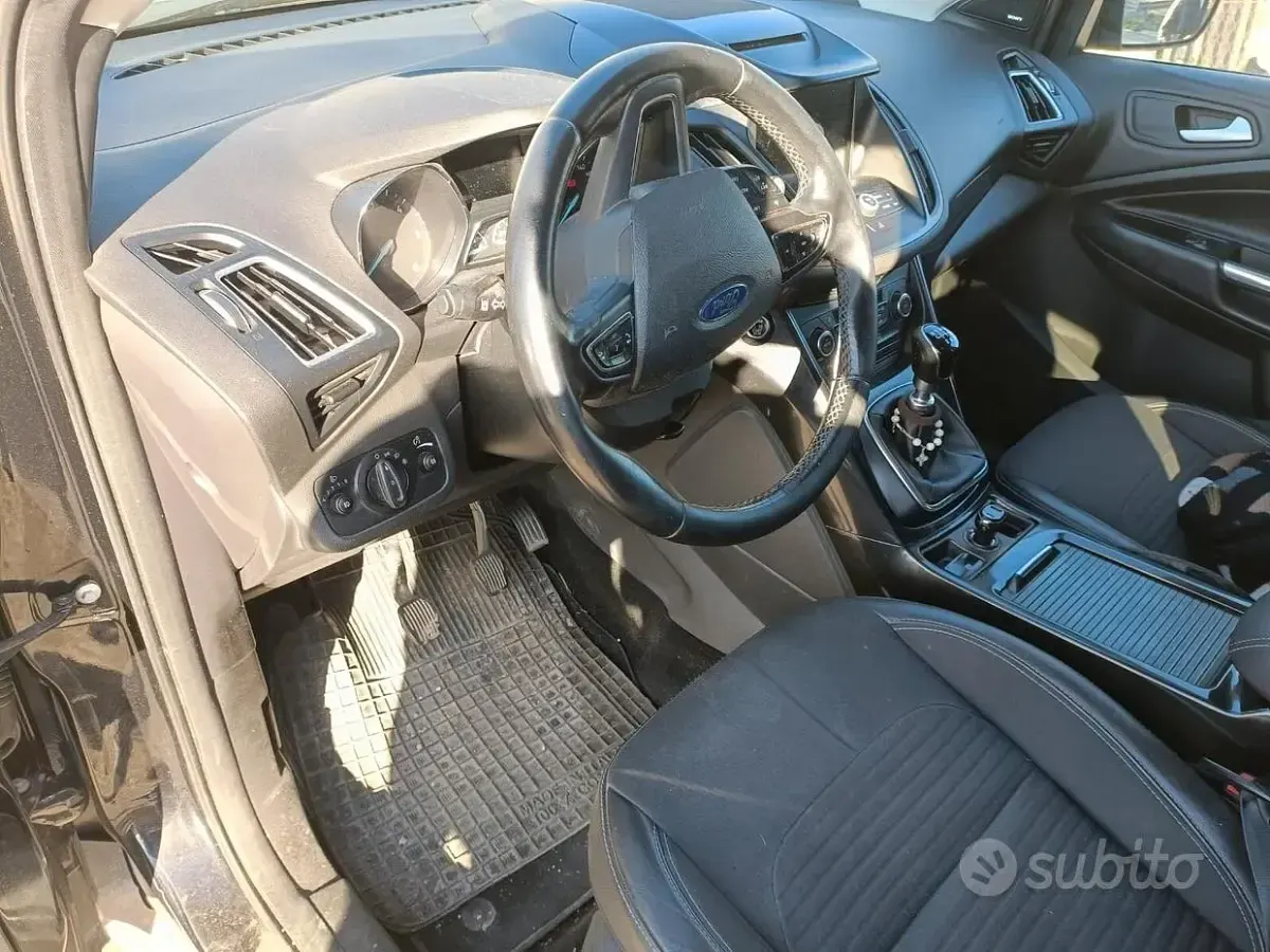 Usata Ford Kuga ST-Line 150 CV (110 kW) 2016 Nero SUV