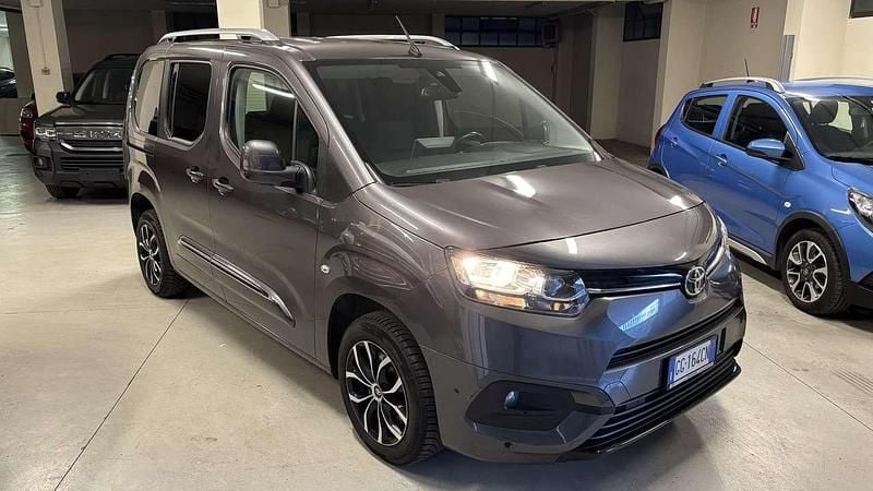 Usata Toyota Proace City City 102 CV (75 kW) 2021 Grigio Monovolume