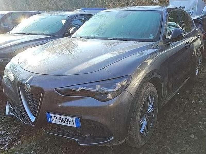 Usata Alfa Romeo Stelvio Super 210 CV (154 kW) 2023 Grigio vesuvio metallizzato SUV