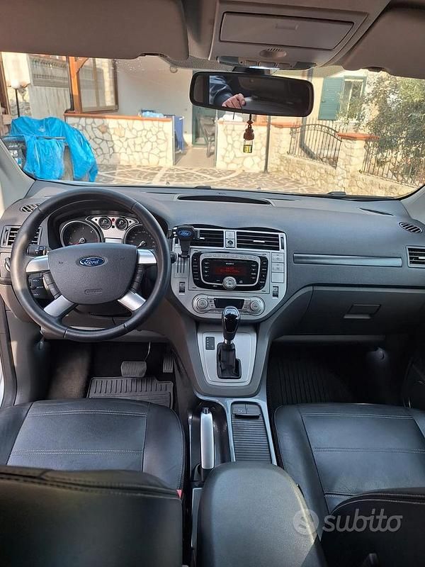 Usata Ford Kuga 163 CV (119 kW) 2012 Grigio SUV