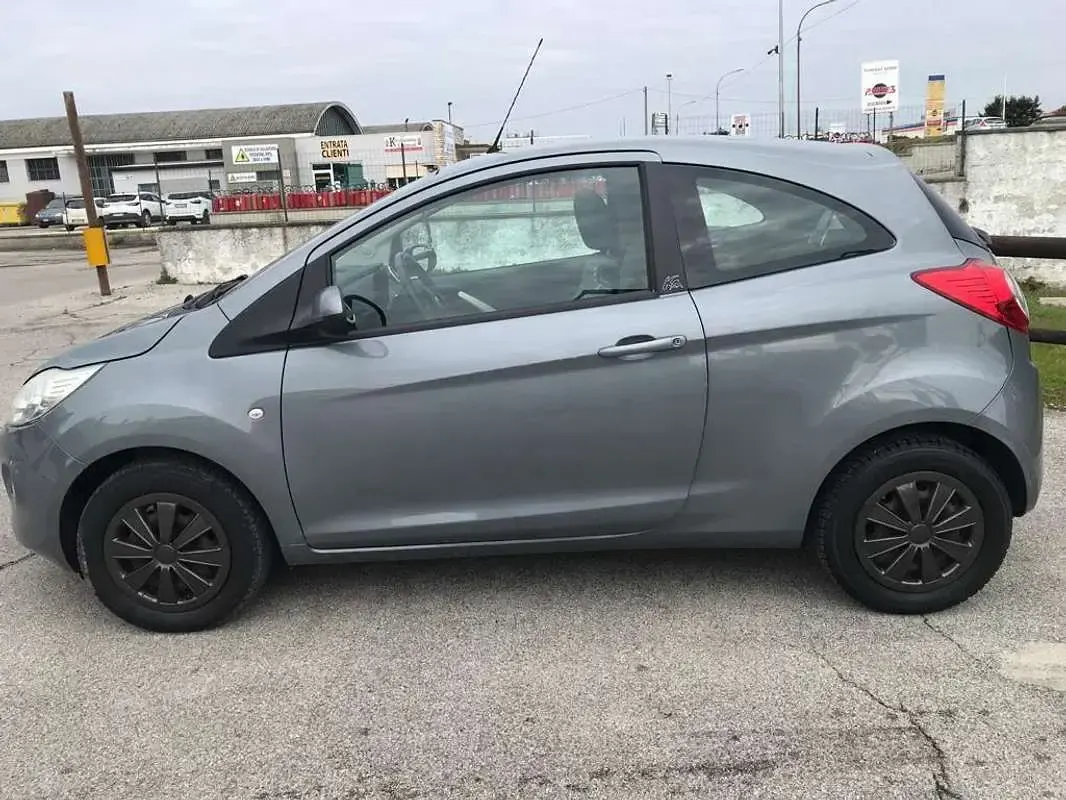 Usata Ford Ka 75 CV (55 kW) 2012 Grigio Utilitaria